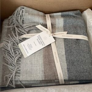 BNWT Boll & Branch Alpaca Throw
